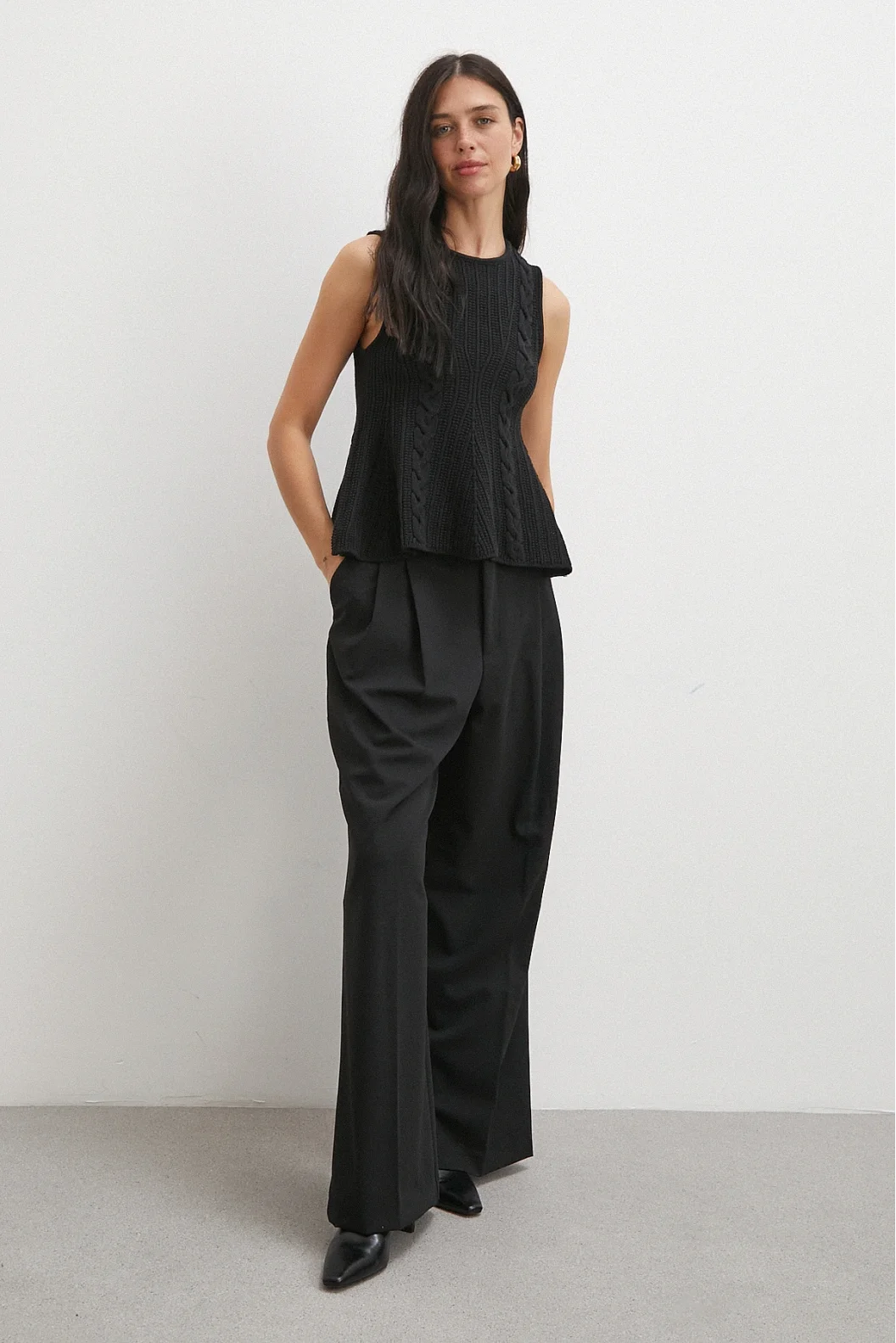 Burgu Örgü Kolsuz Triko Siyah