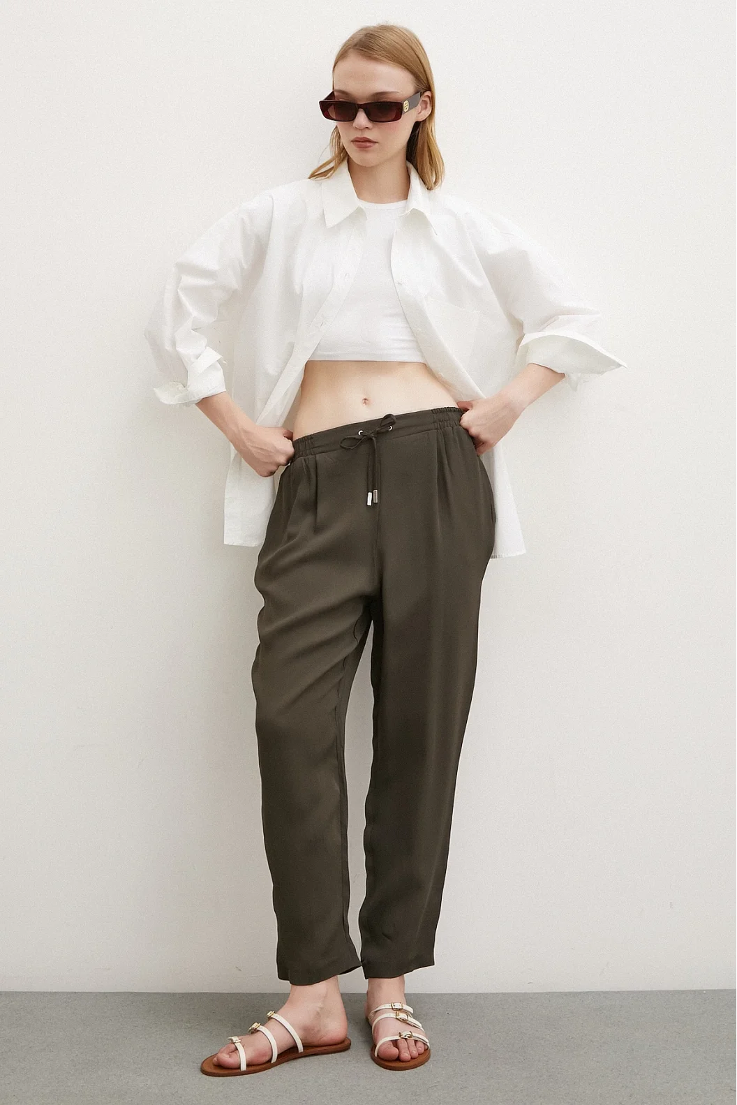 Elastic Waist Pipe Leg Pants Khaki