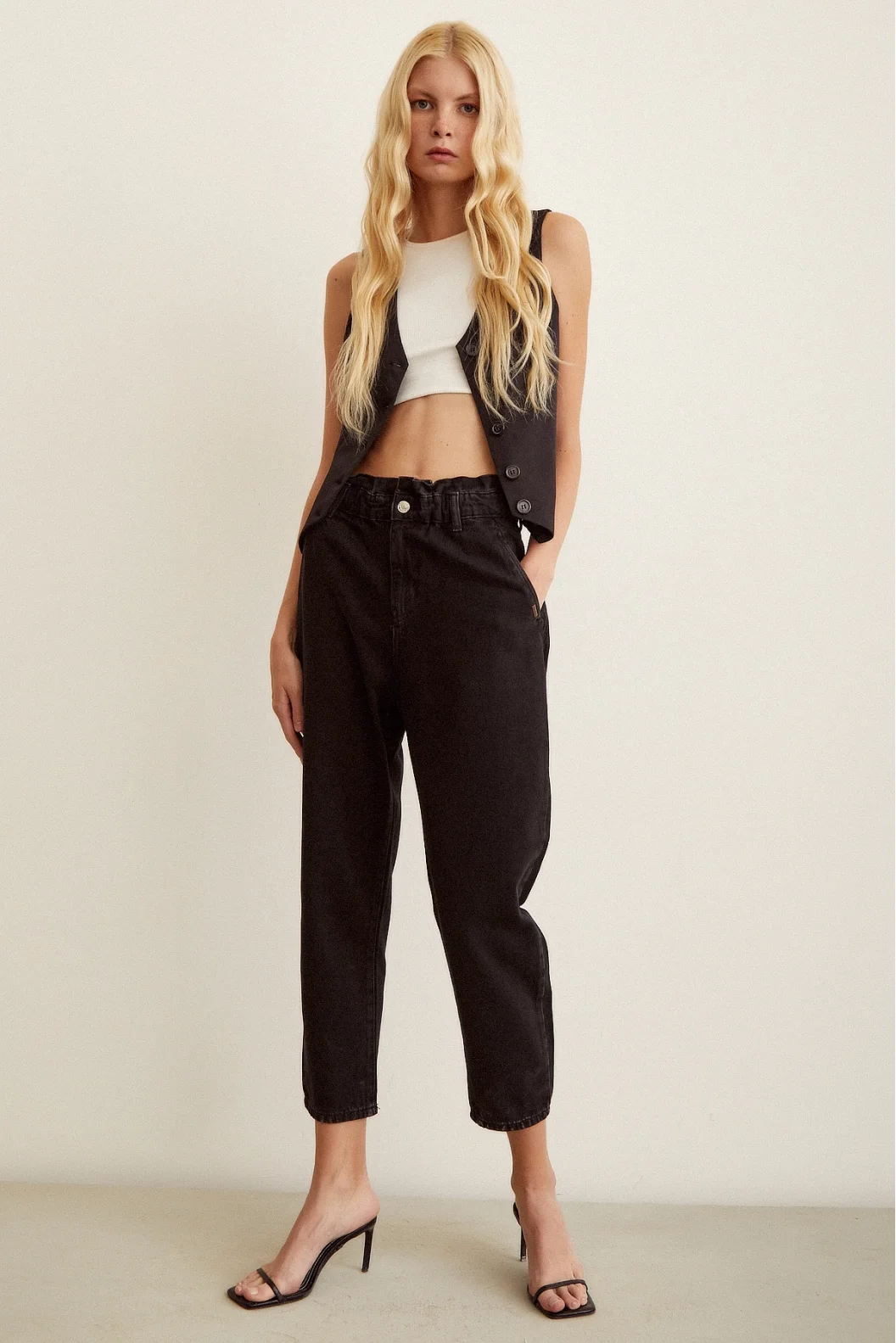 Elastischer Hüftbund Mom Jeans Schwarz