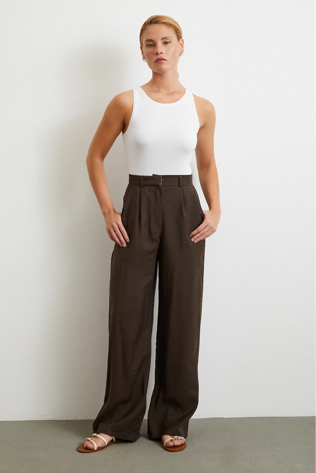 Basic Crop Top أبيض