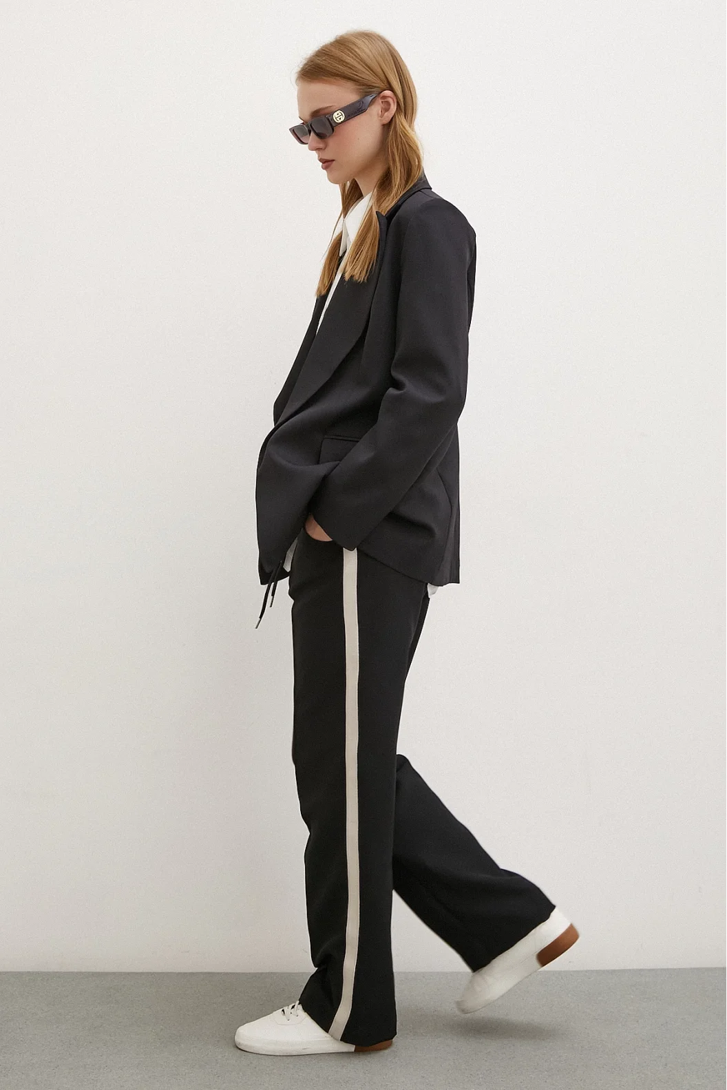 Elastic Waist Strip Pants Black