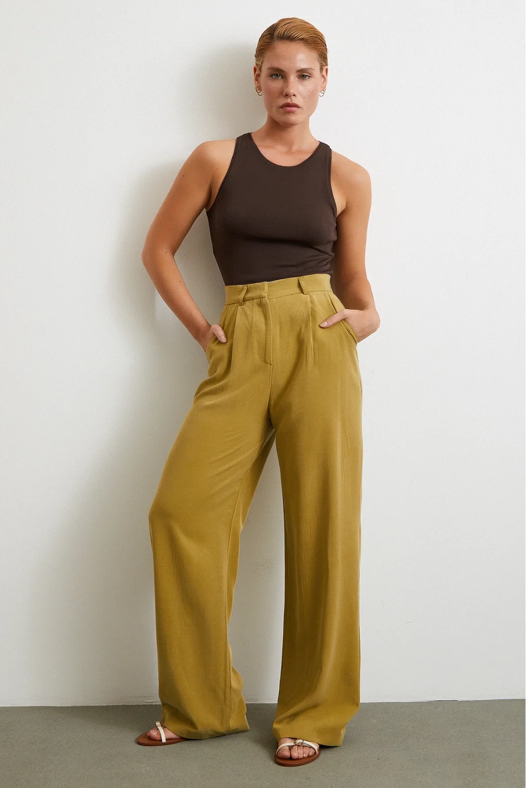Basic Crop Top بني