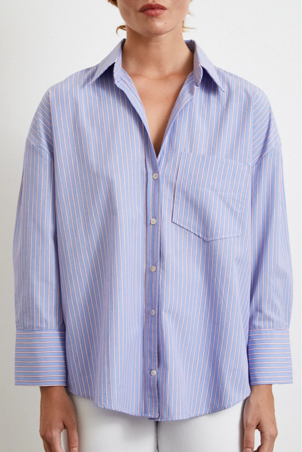Blau gestreiftes Oversize-Hemd