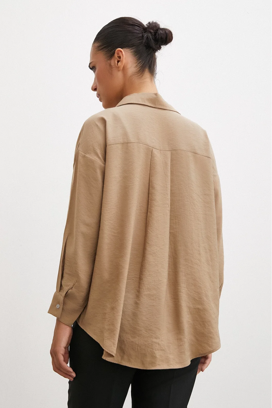 Basic القميص Camel