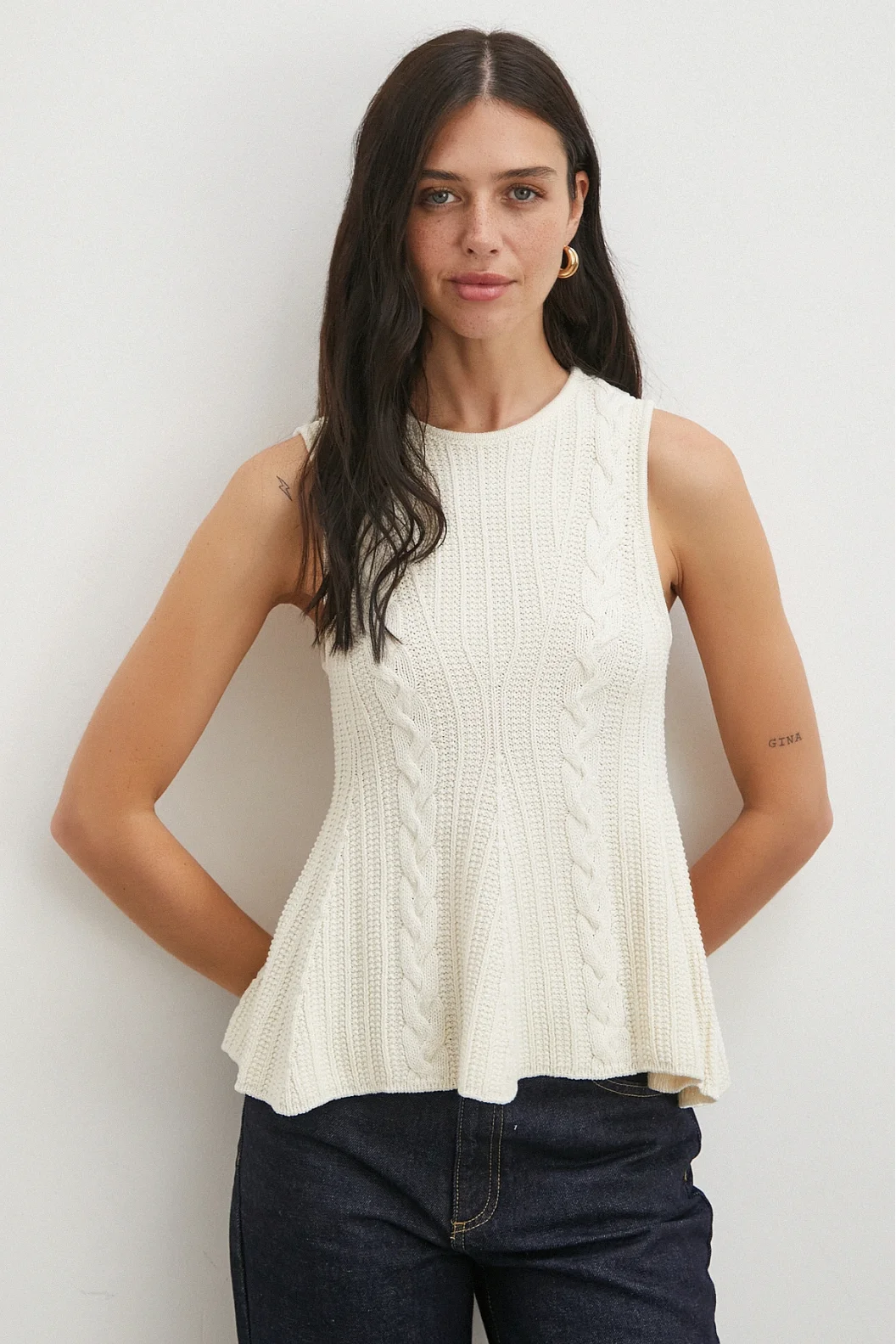 Burgu Örgü Kolsuz Triko Ekru