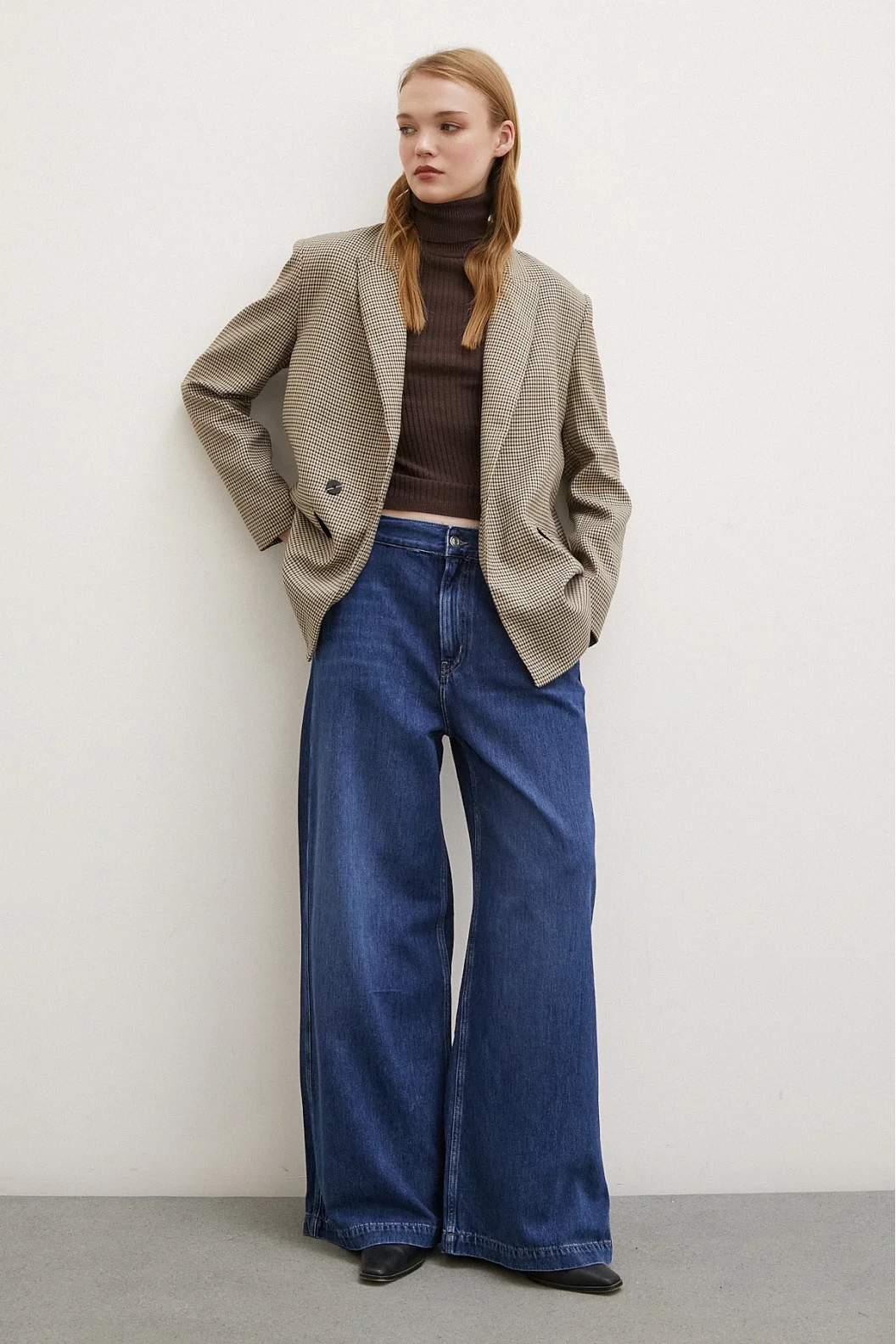 Hoch geschnittene weite Beinschlag-Jeans Blau