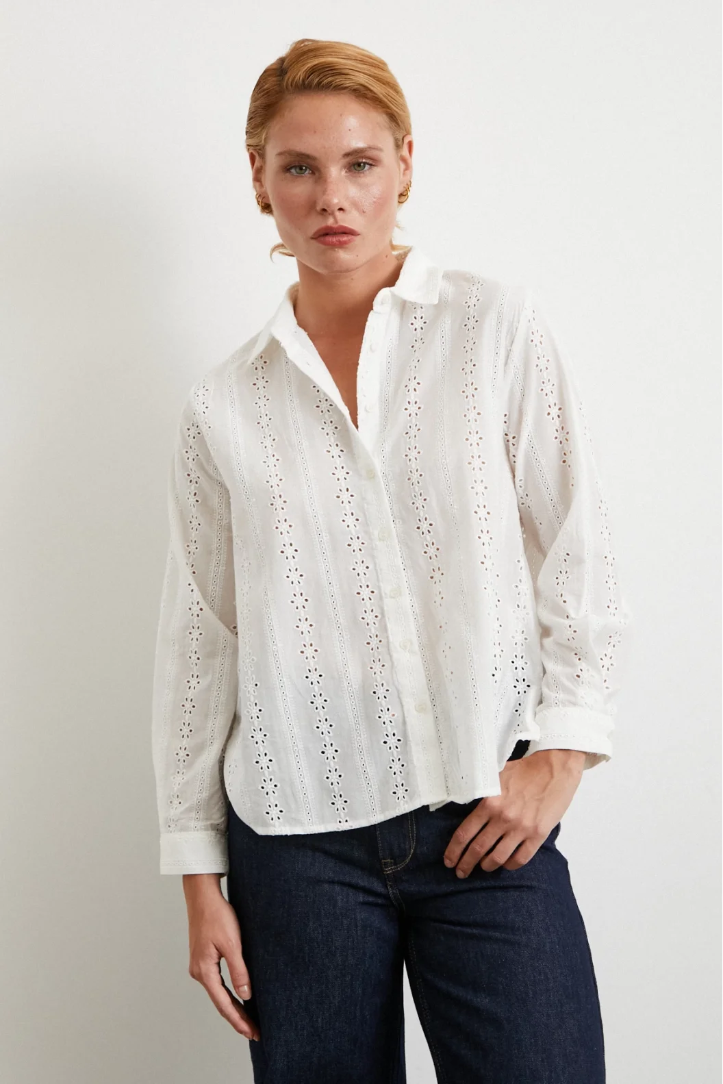 Fisto İşlemeli Gömlek Beyaz