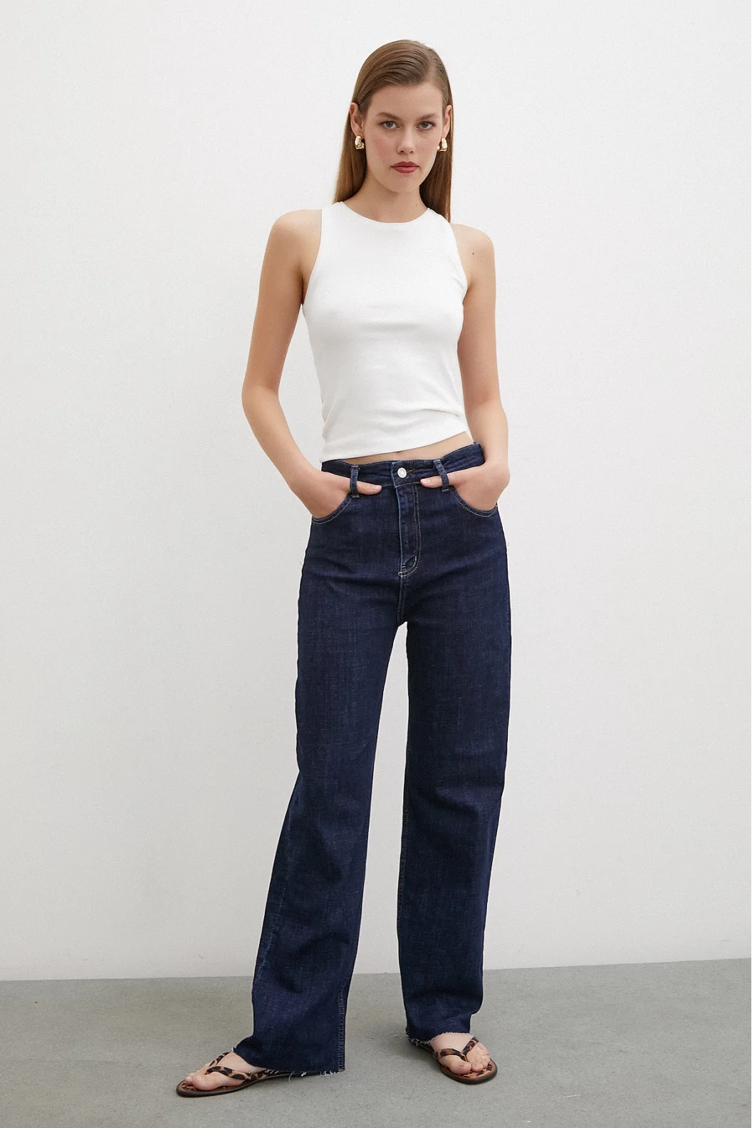 Fünf-Pocket-Modequalität Mid Rise Boyfriend-Jeans in Dunkelblau