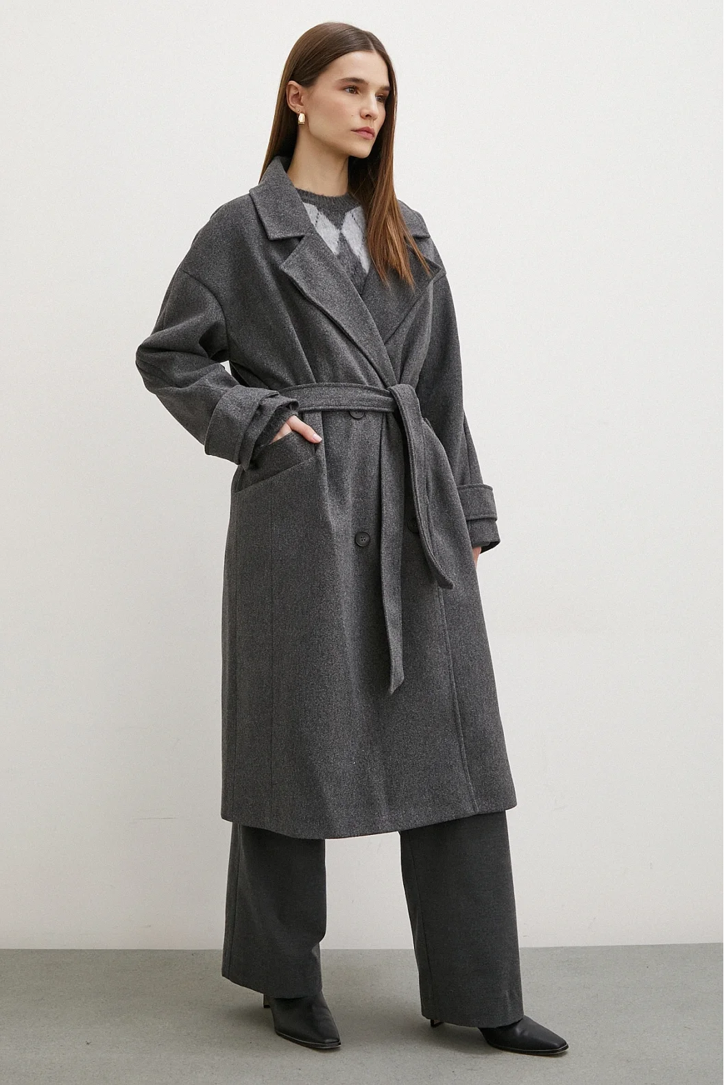 Coat with Collar Detail and Belt in Antiracite Color