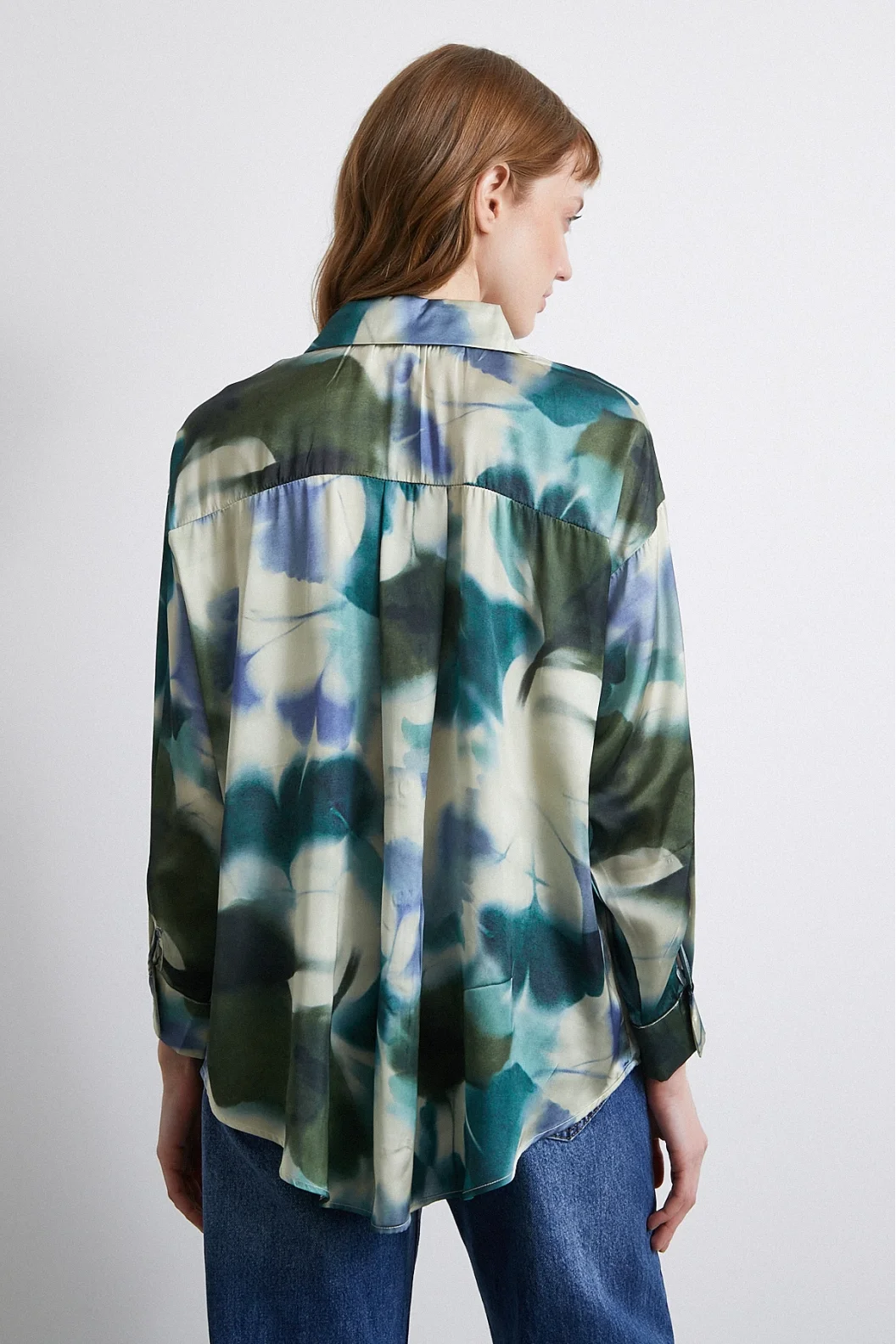 Batikmuster Satinbluse in Petrol