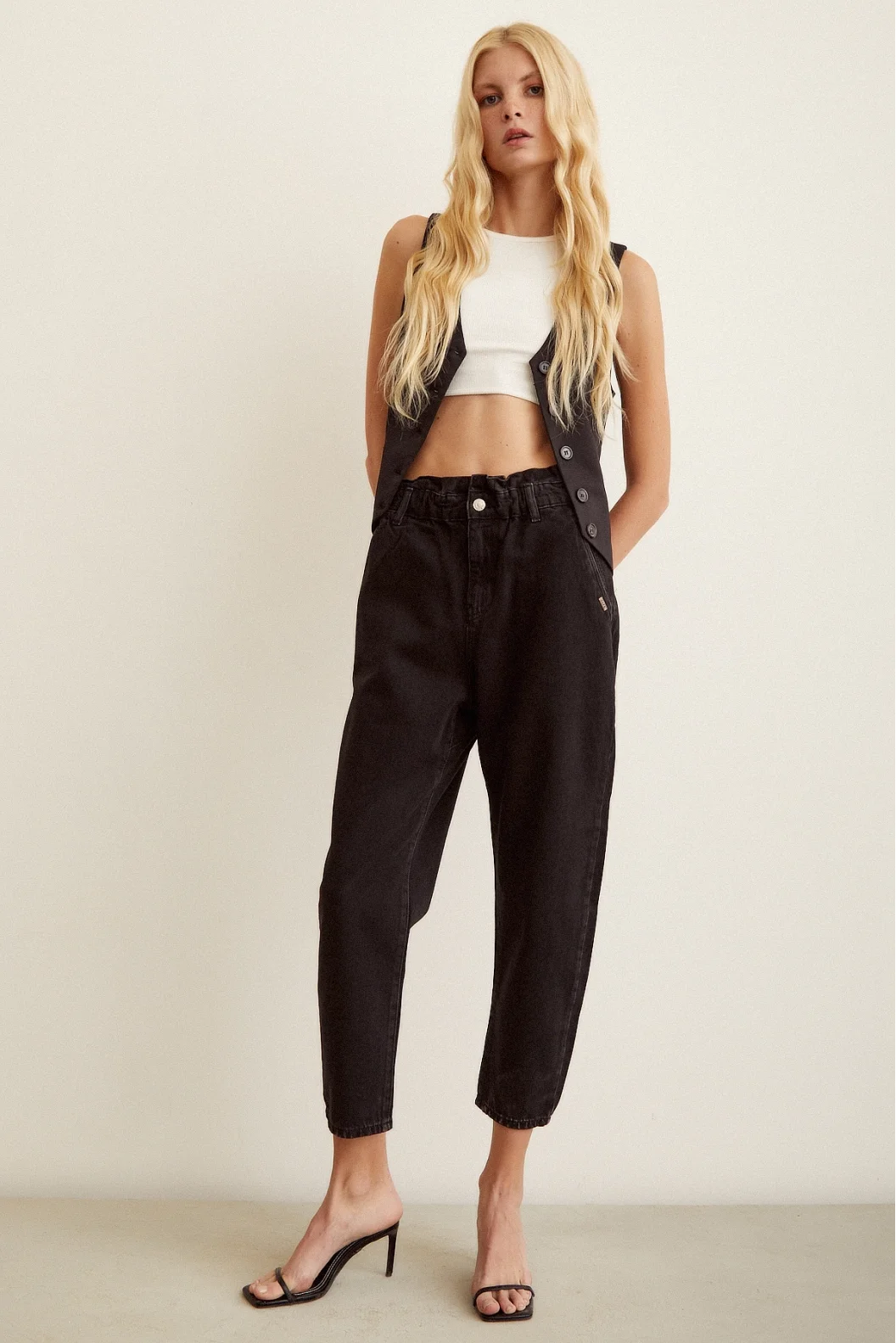 Elastischer Hüftbund Mom Jeans Schwarz
