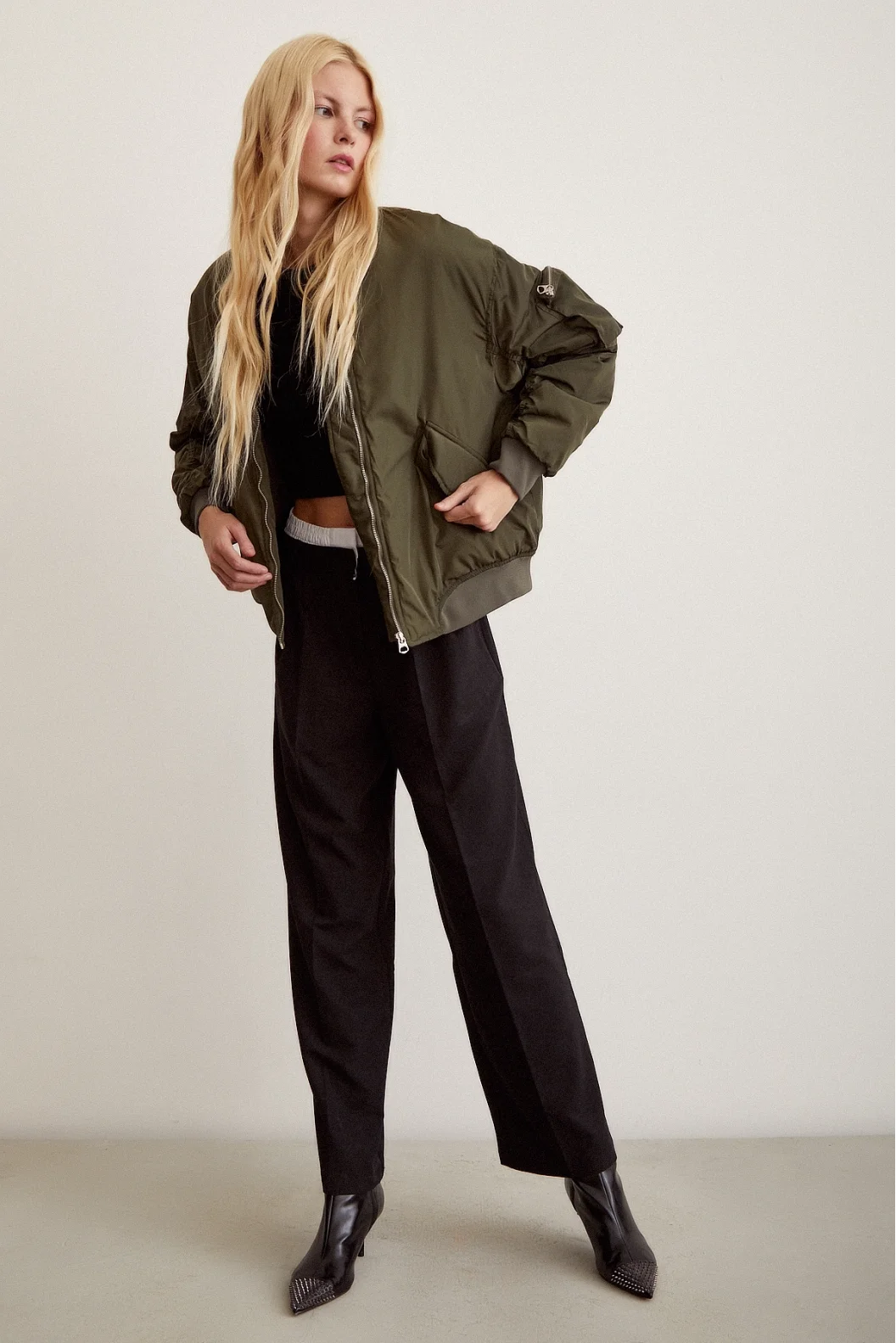 Ärmellose Bomberjacke in Khaki