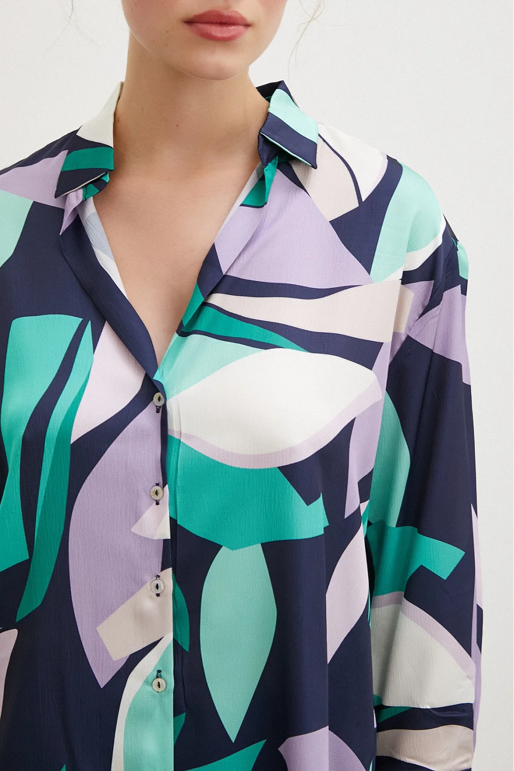 Patterned V Neck Shirt Purple