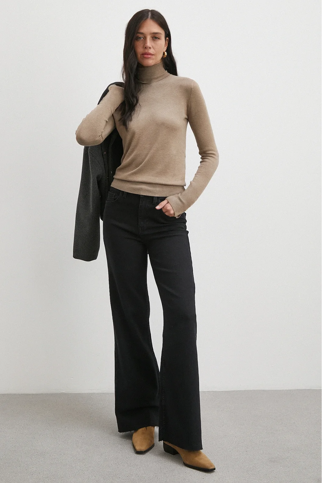 Push Up Kesik Geniş Paça Jean Siyah