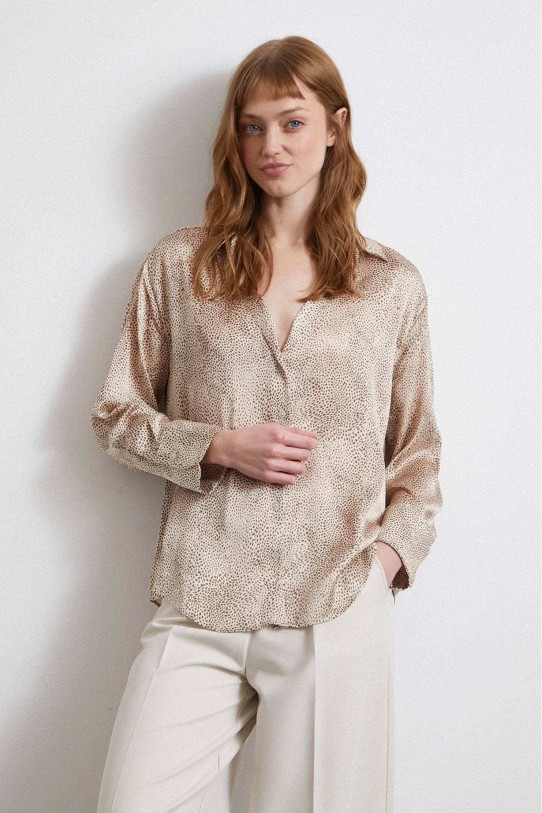 V-Neck Patterned Satin Shirt in Brown