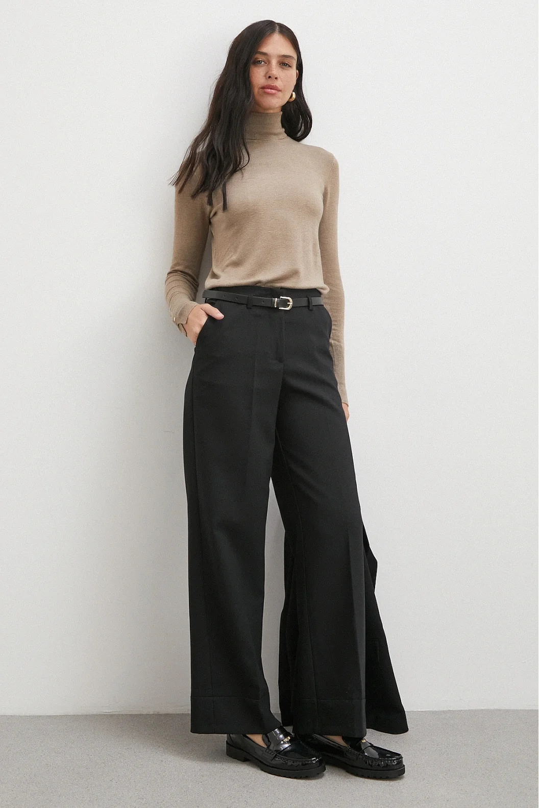 Yüksek Bel Paça Detaylı Kemerli Pantolon Siyah