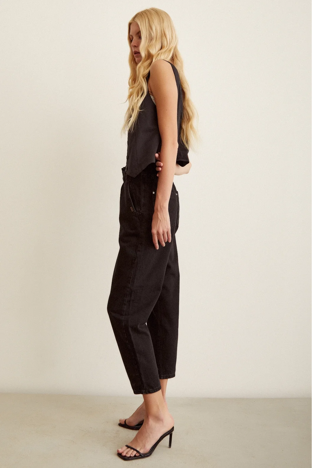 Elastischer Hüftbund Mom Jeans Schwarz