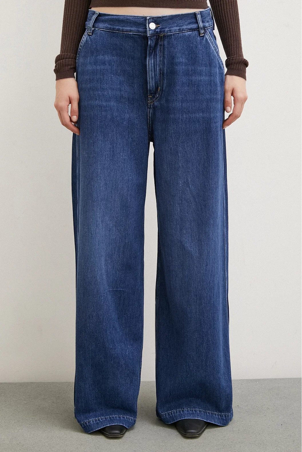 Hoch geschnittene weite Beinschlag-Jeans Blau