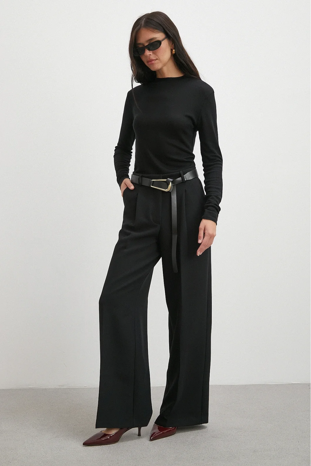 Deri Kemerli Geniş Paça Pantolon Siyah