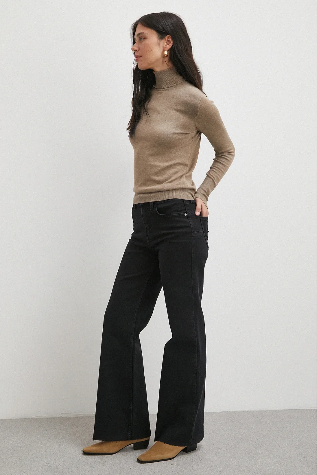 Push Up Kesik Geniş Paça Jean Siyah