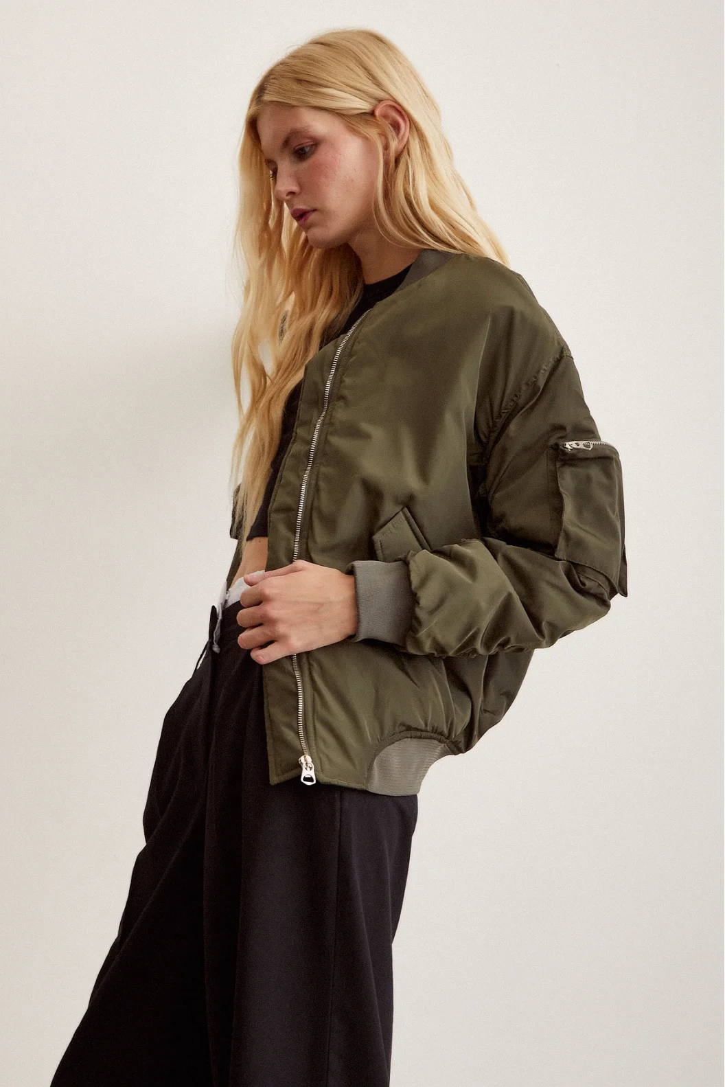 Ärmellose Bomberjacke in Khaki