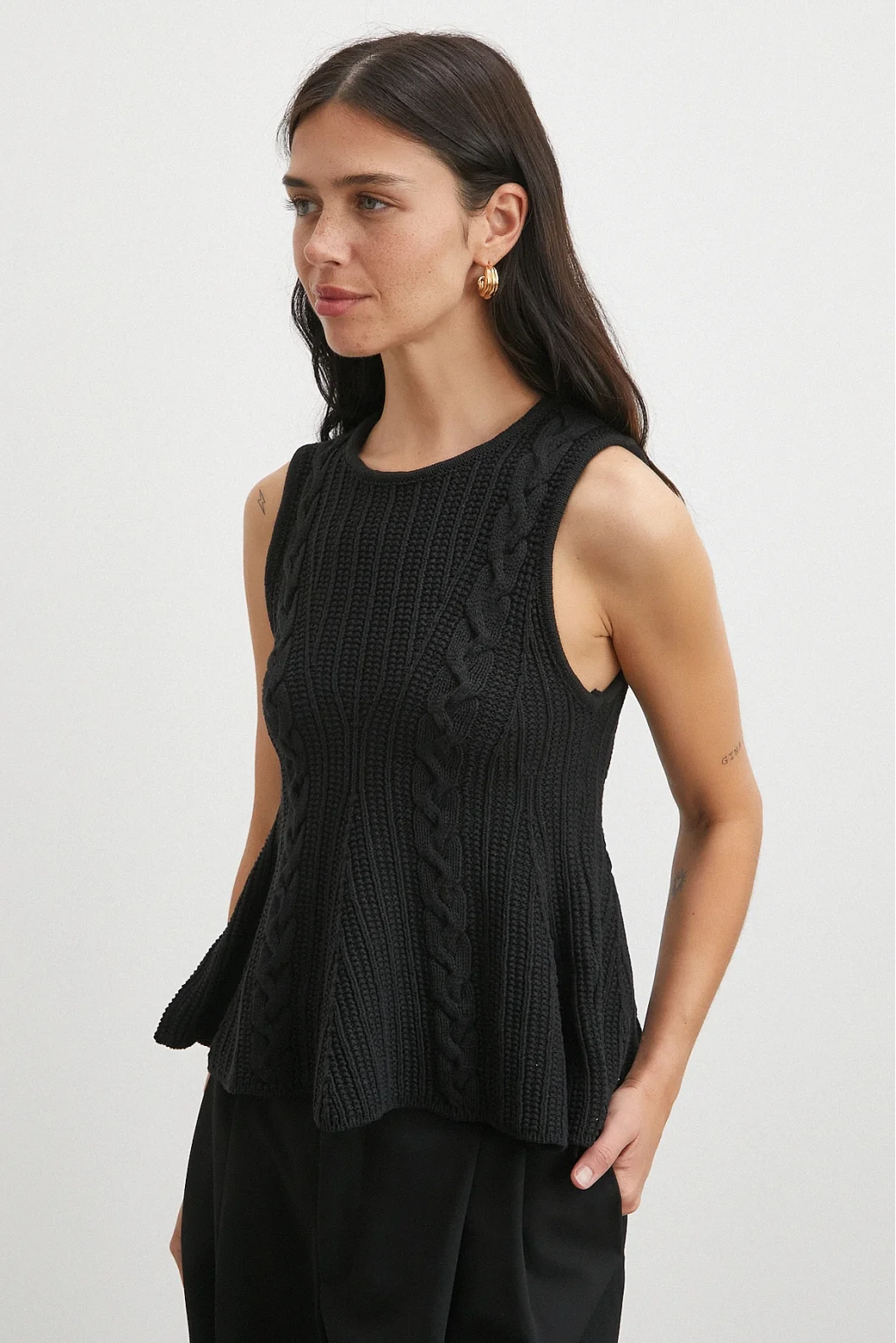 Burgu Örgü Kolsuz Triko Siyah