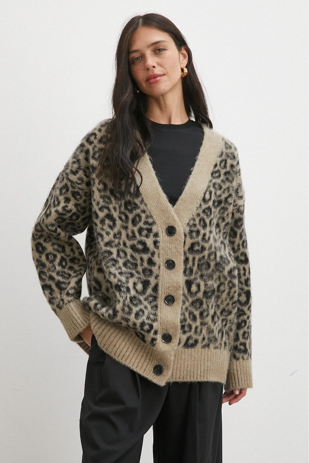 Leoparlı Düğmeli Hırka Krem