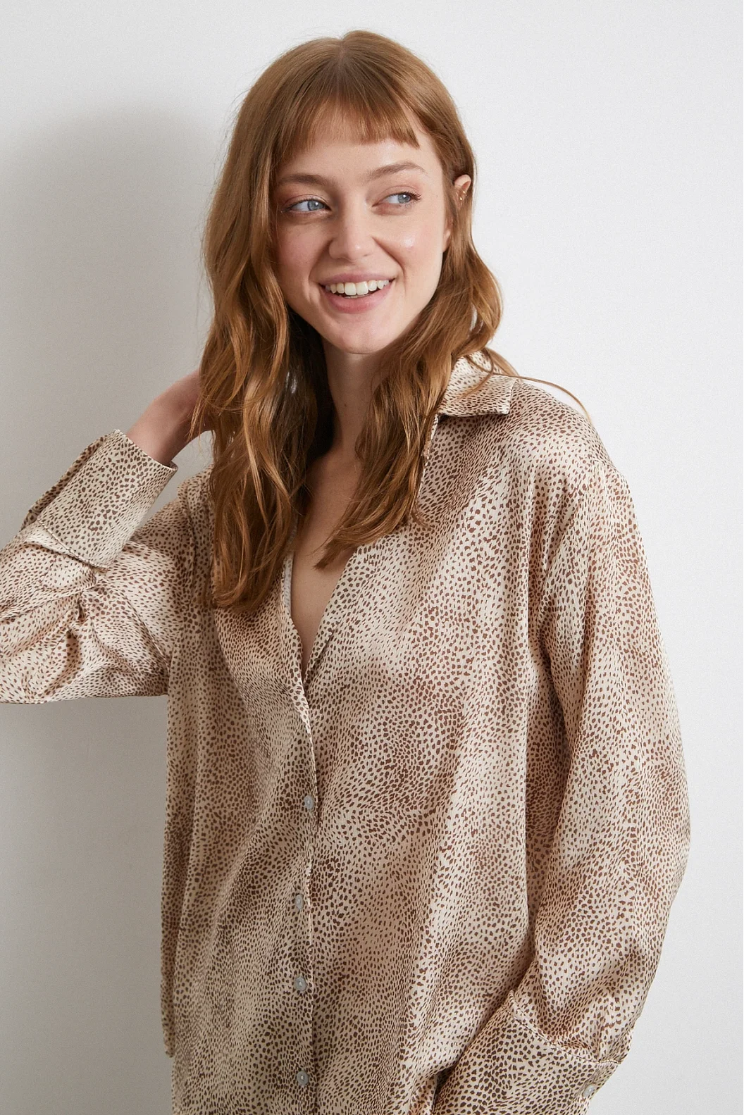 V-Neck Patterned Satin Shirt in Brown