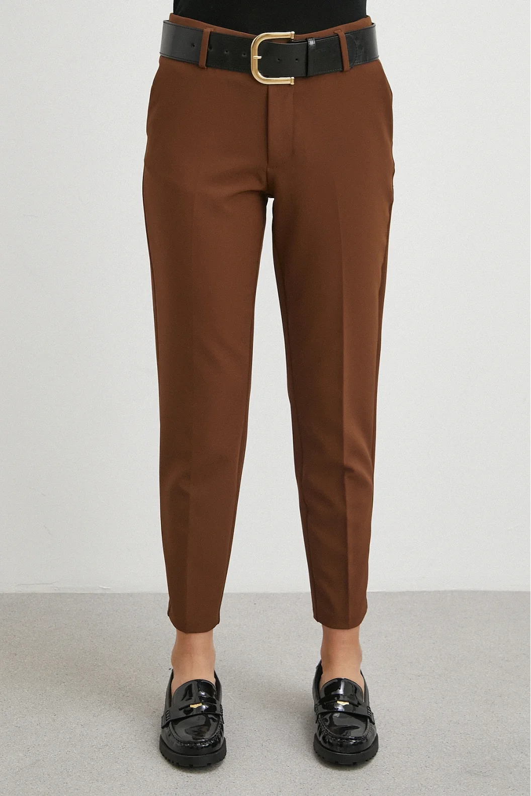 Kemerli Havuç Paça Pantolon Kahve