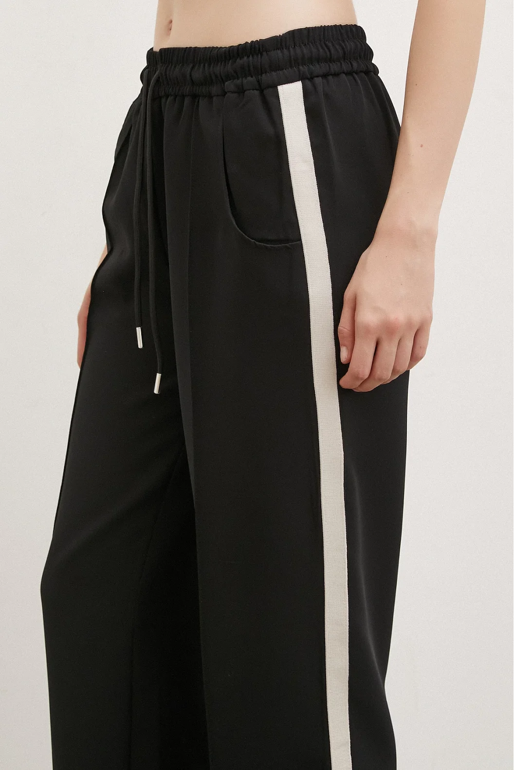 Elastic Waist Strip Pants Black