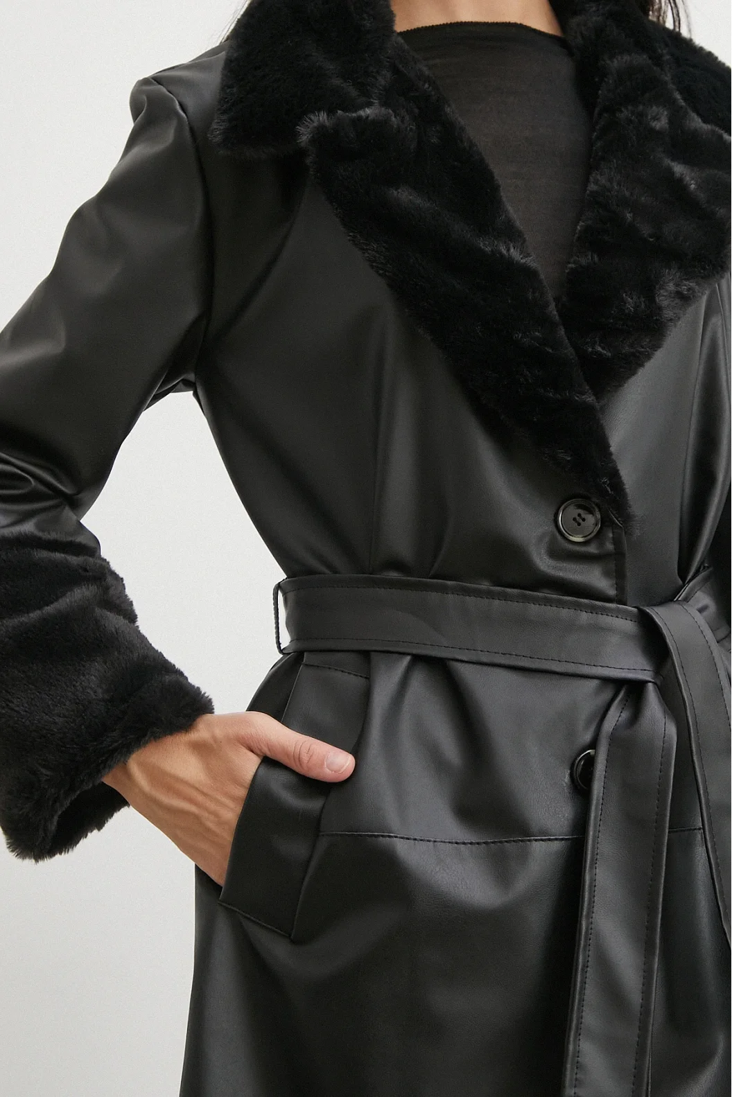Kürklü Kuşaklı Deri Pardesü Siyah