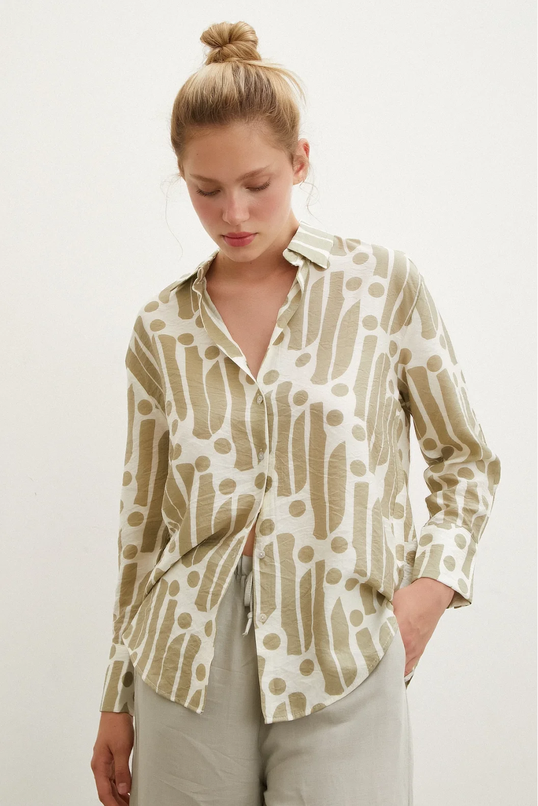 Modernes Muster Modalhemd Khaki