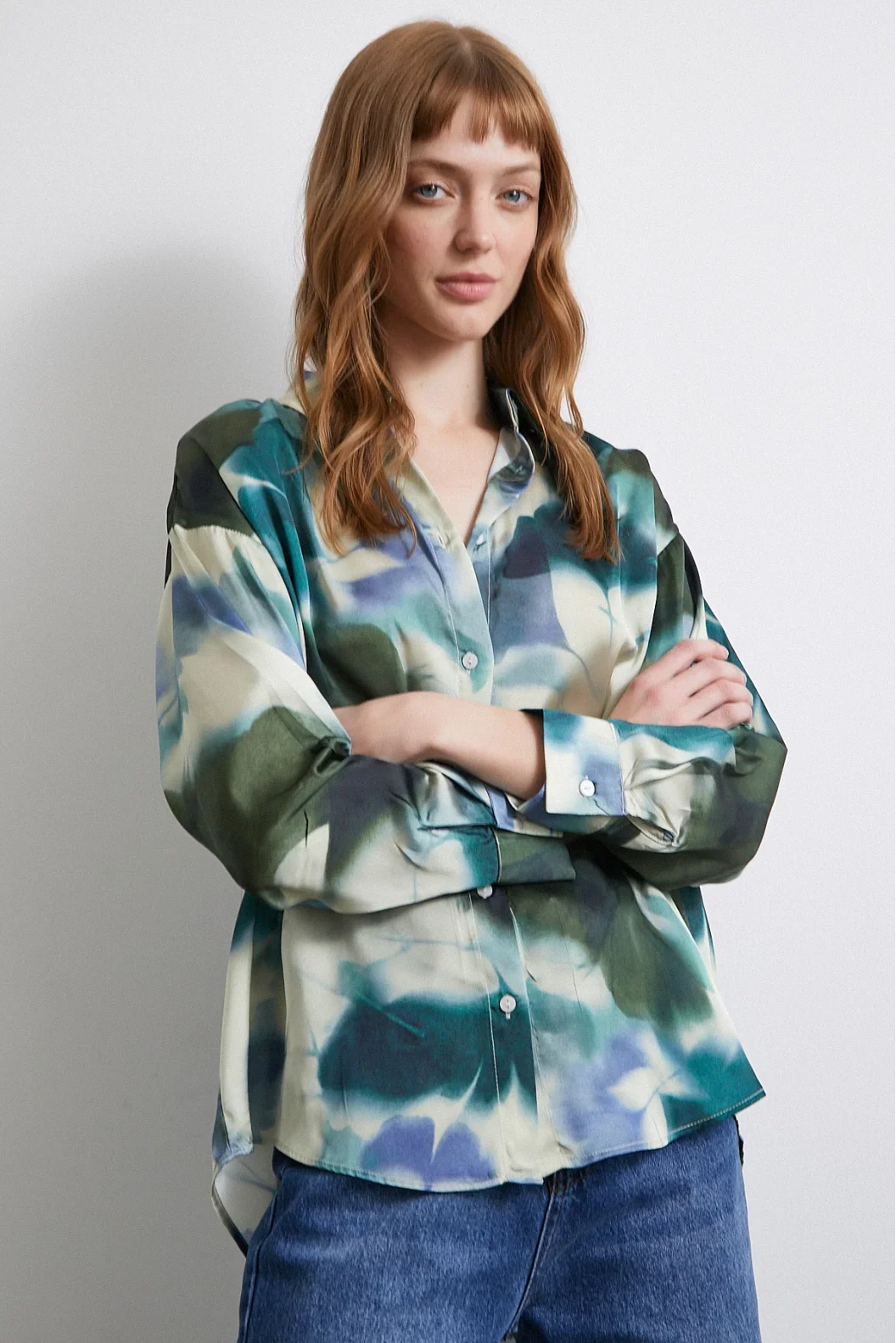 Batikmuster Satinbluse in Petrol