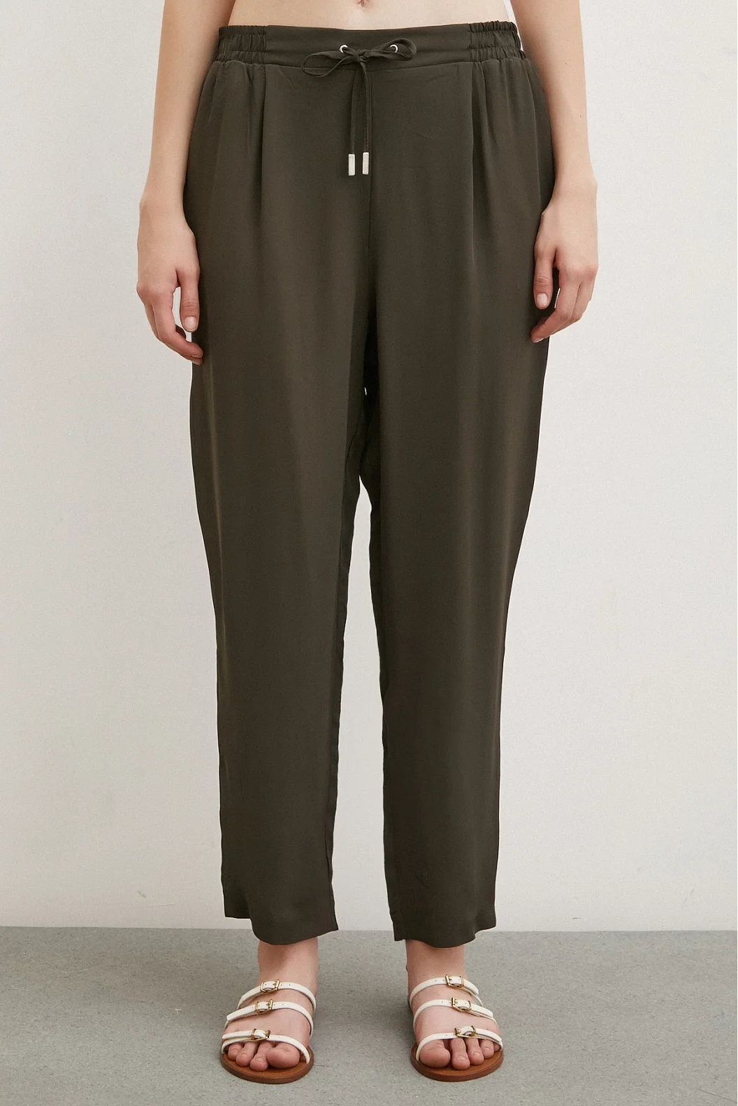Elastic Waist Pipe Leg Pants Khaki