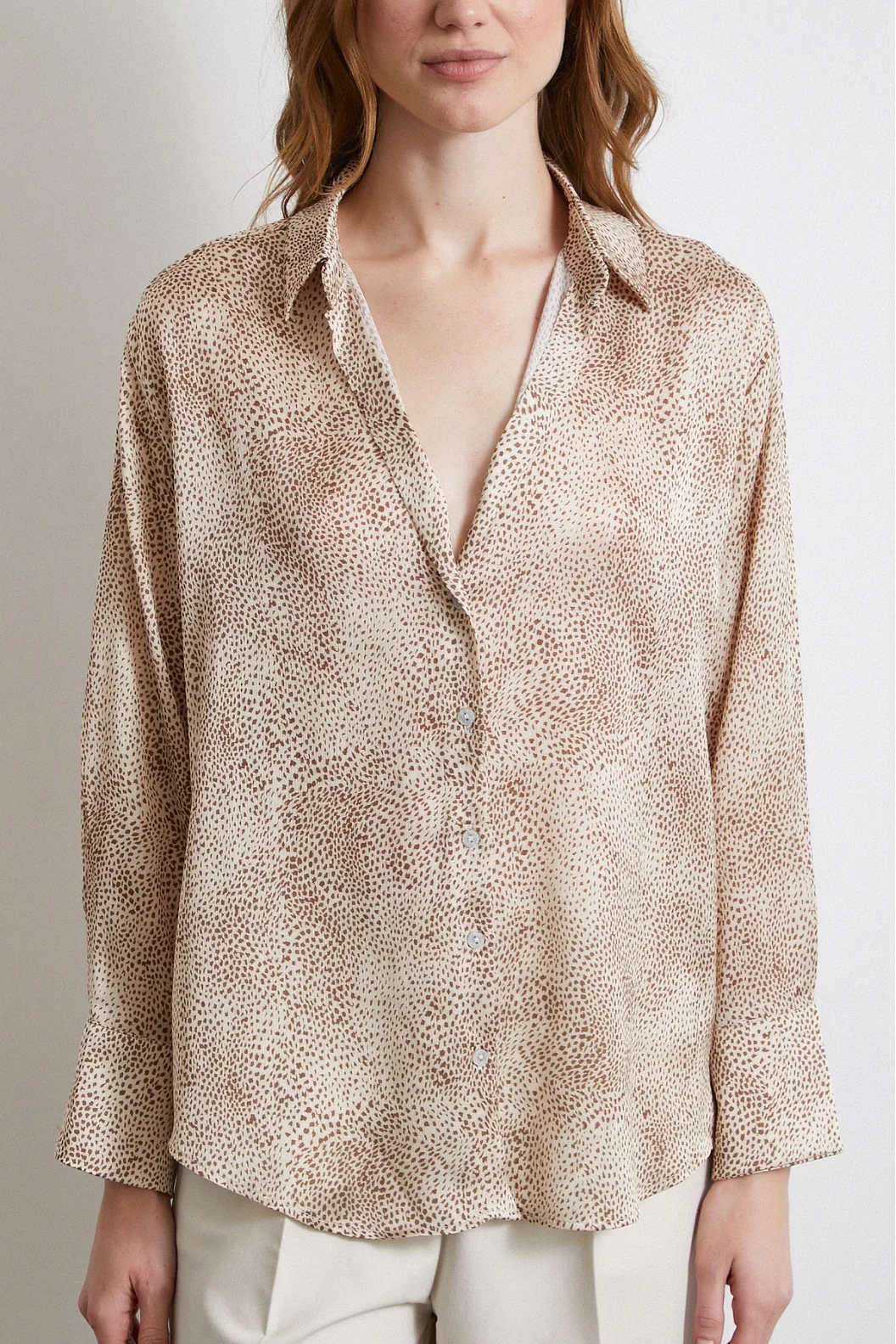 V-Neck Patterned Satin Shirt in Brown
