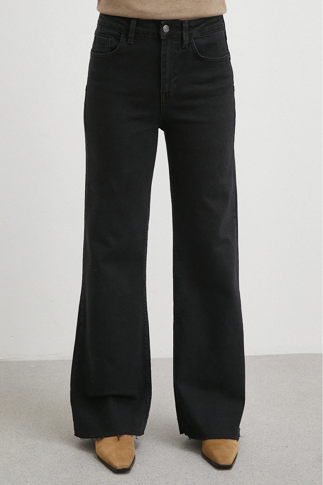 Push Up Kesik Geniş Paça Jean Siyah