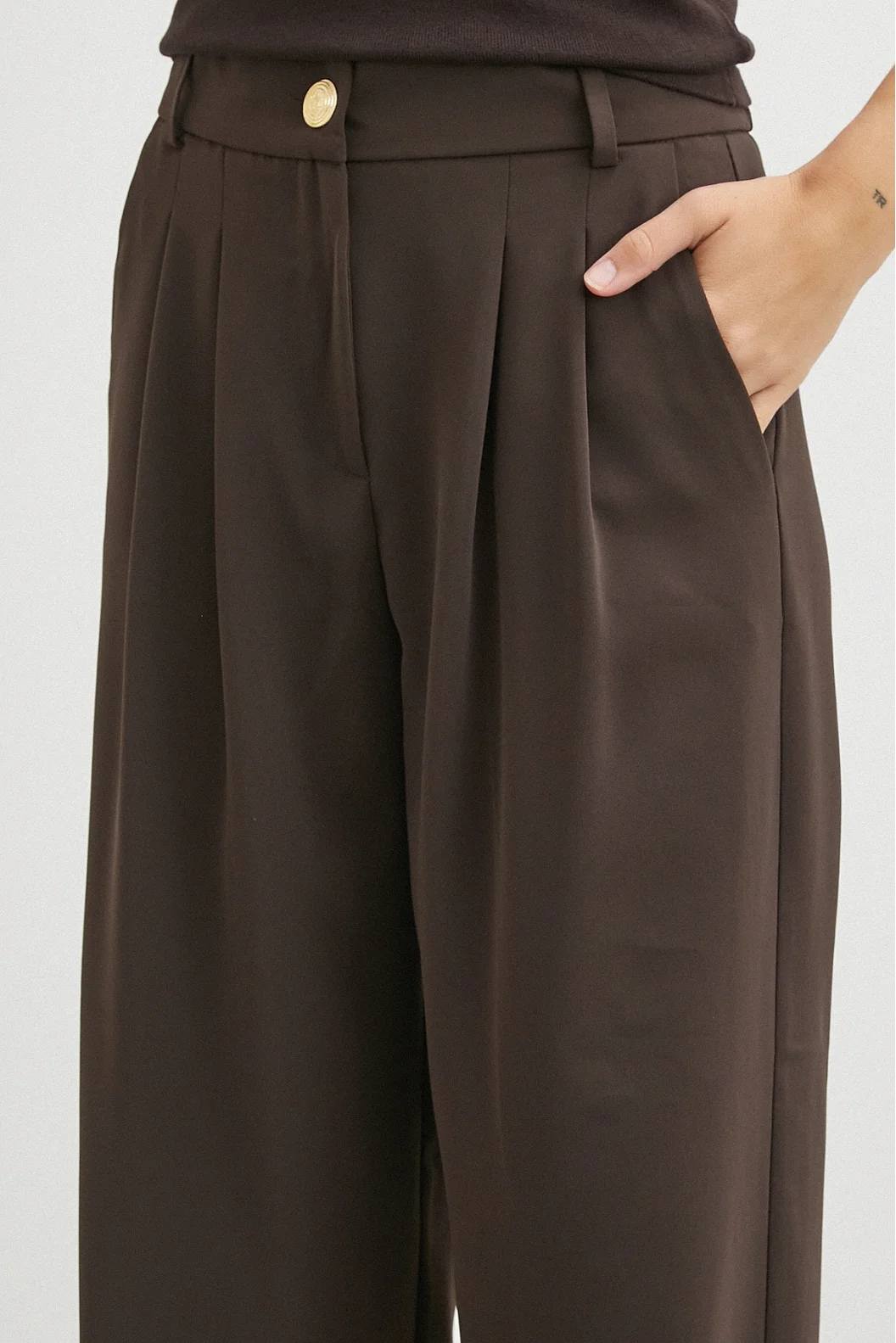 Beli Lastikli Pileli Geniş Paça Pantolon Kahve