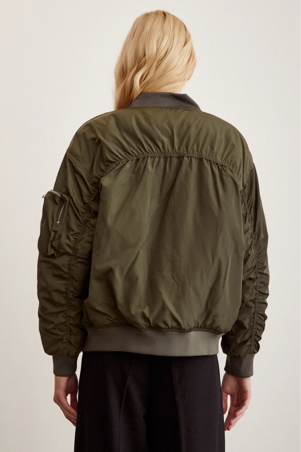 Ärmellose Bomberjacke in Khaki