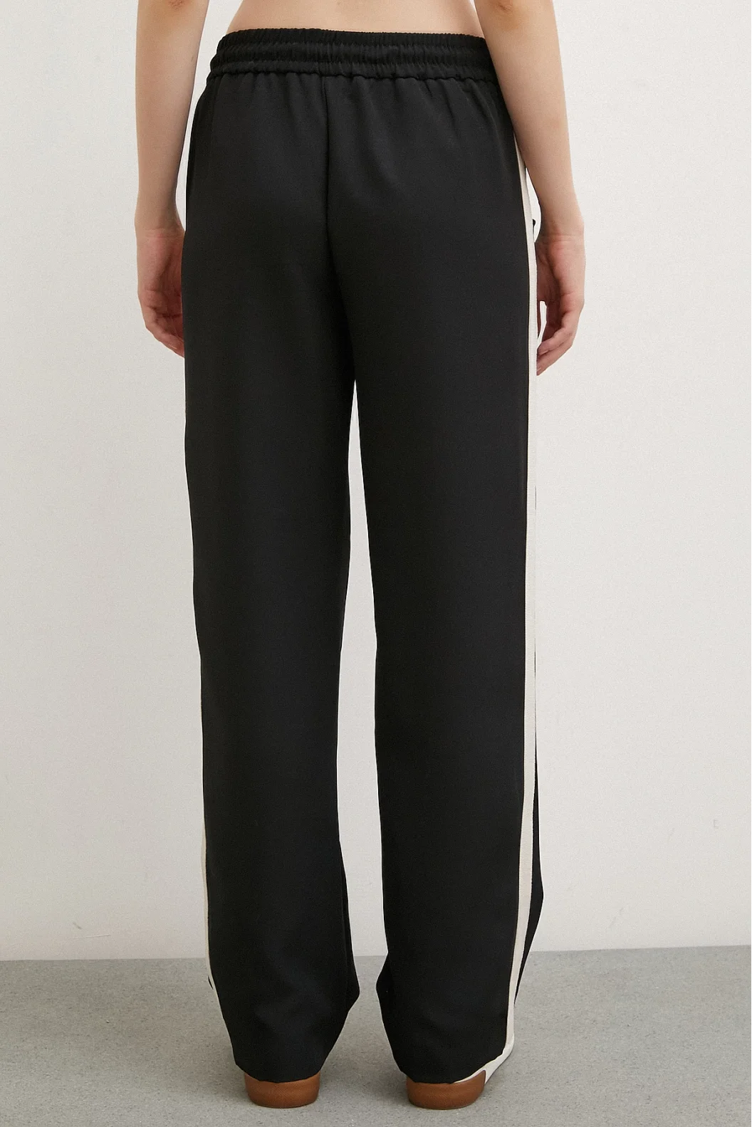 Elastic Waist Strip Pants Black