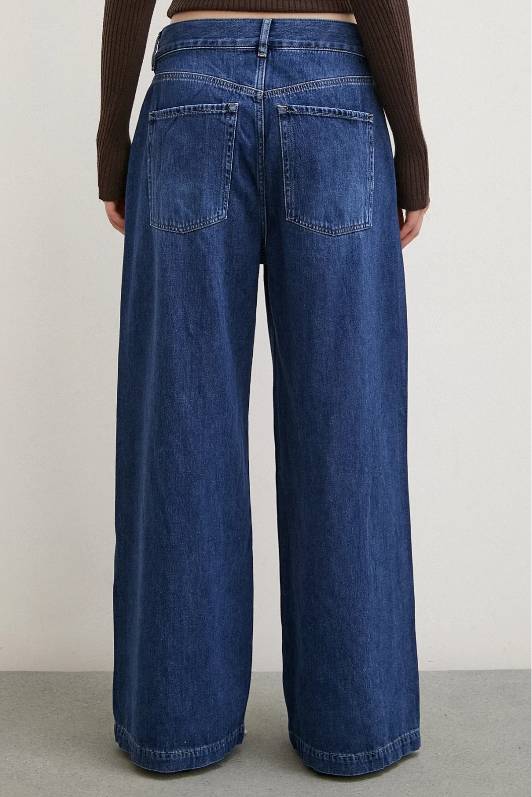 Hoch geschnittene weite Beinschlag-Jeans Blau