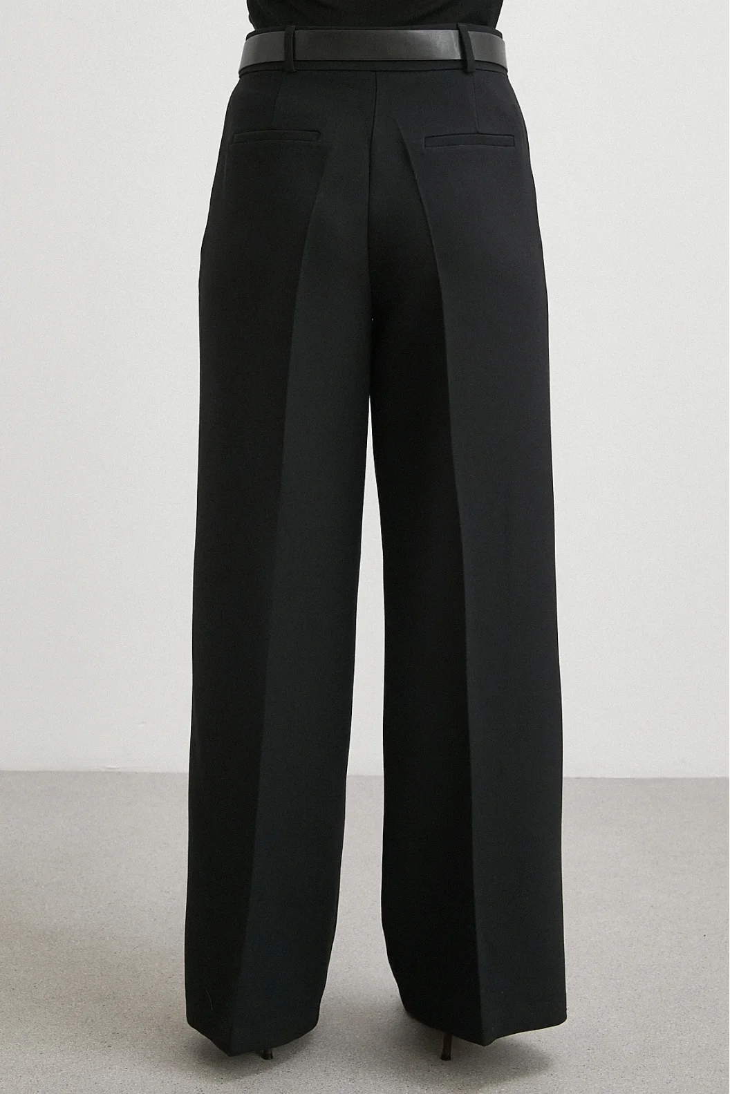 Deri Kemerli Geniş Paça Pantolon Siyah