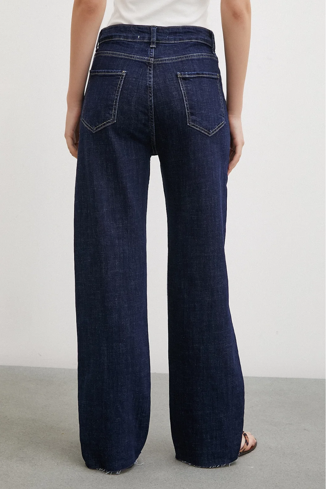 Fünf-Pocket-Modequalität Mid Rise Boyfriend-Jeans in Dunkelblau