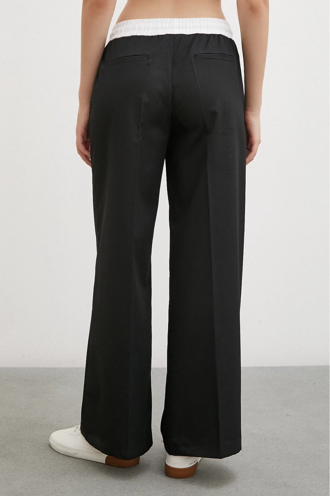Taille élastique avec pantalon garni noir