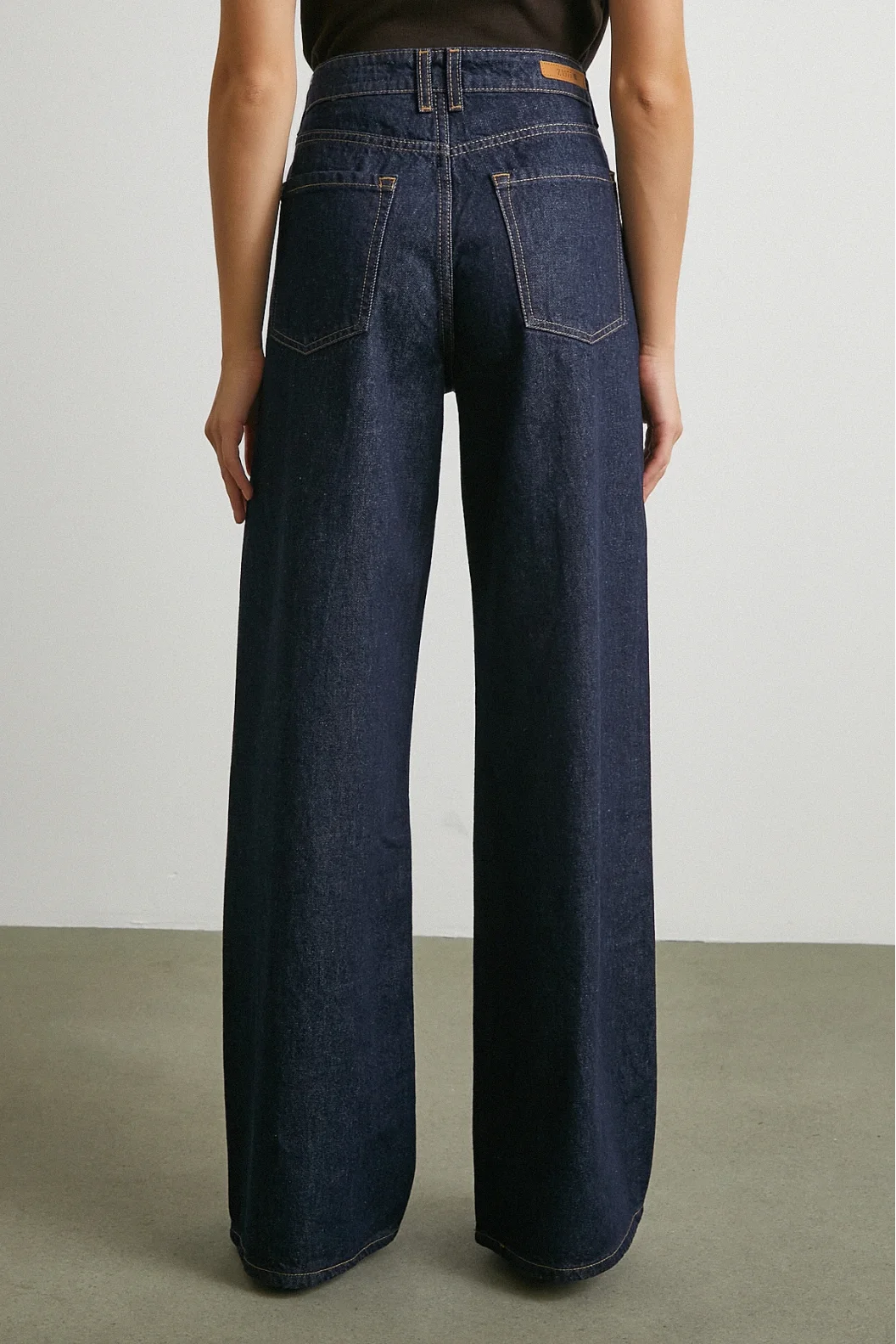 Yüksek Bel Cep Detaylı Zincirli Wide Leg Jean Lacivert