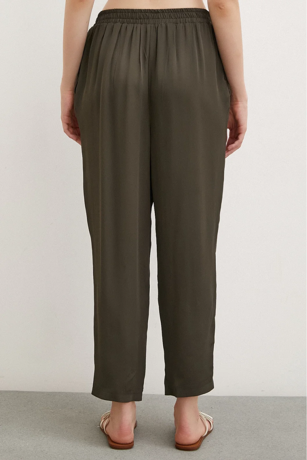 Elastic Waist Pipe Leg Pants Khaki