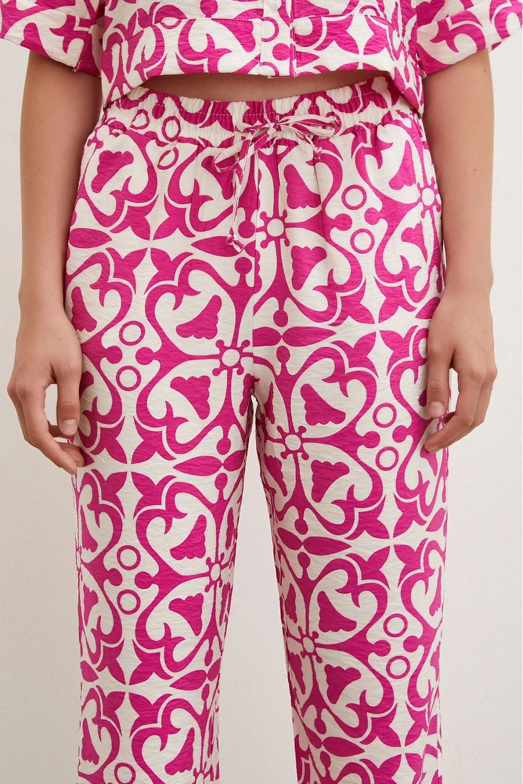 Elastic Waist Pipe Leg Trousers Fuchsia