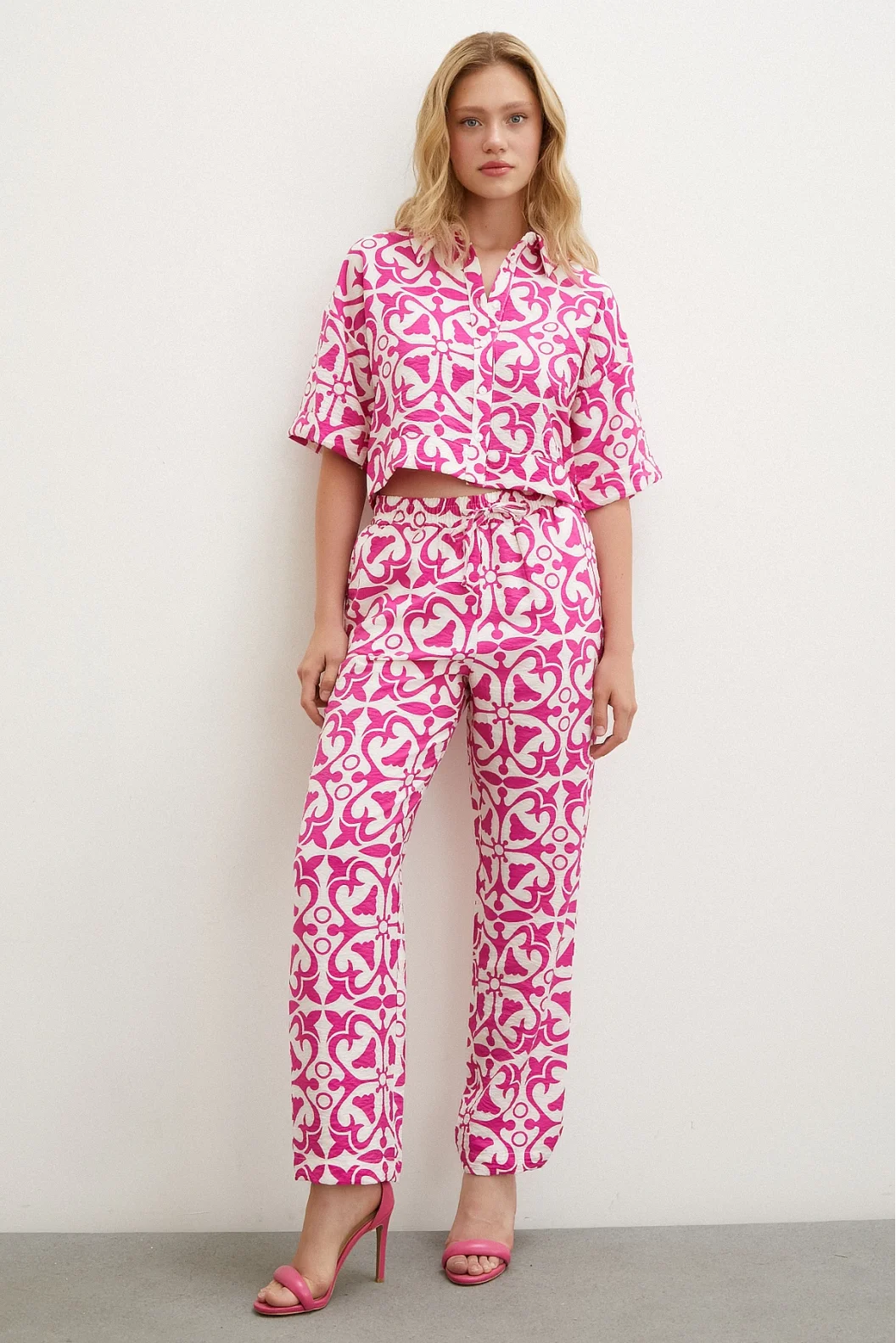 Elastic Waist Pipe Leg Trousers Fuchsia