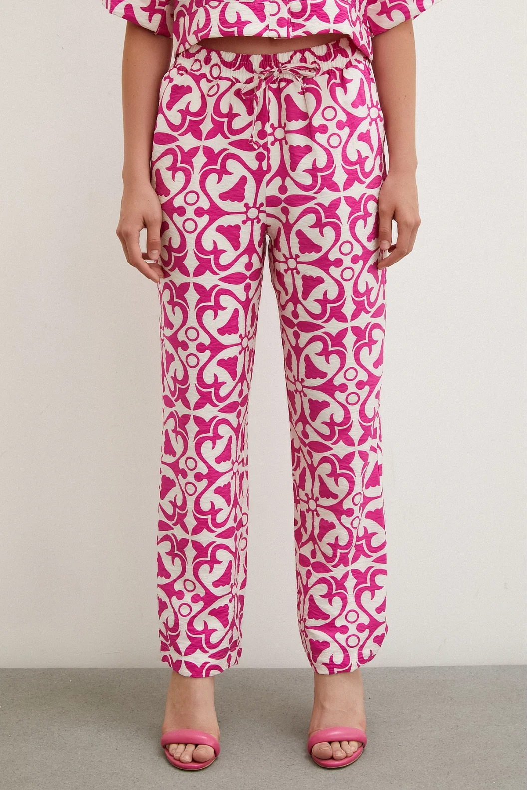 Elastic Waist Pipe Leg Trousers Fuchsia