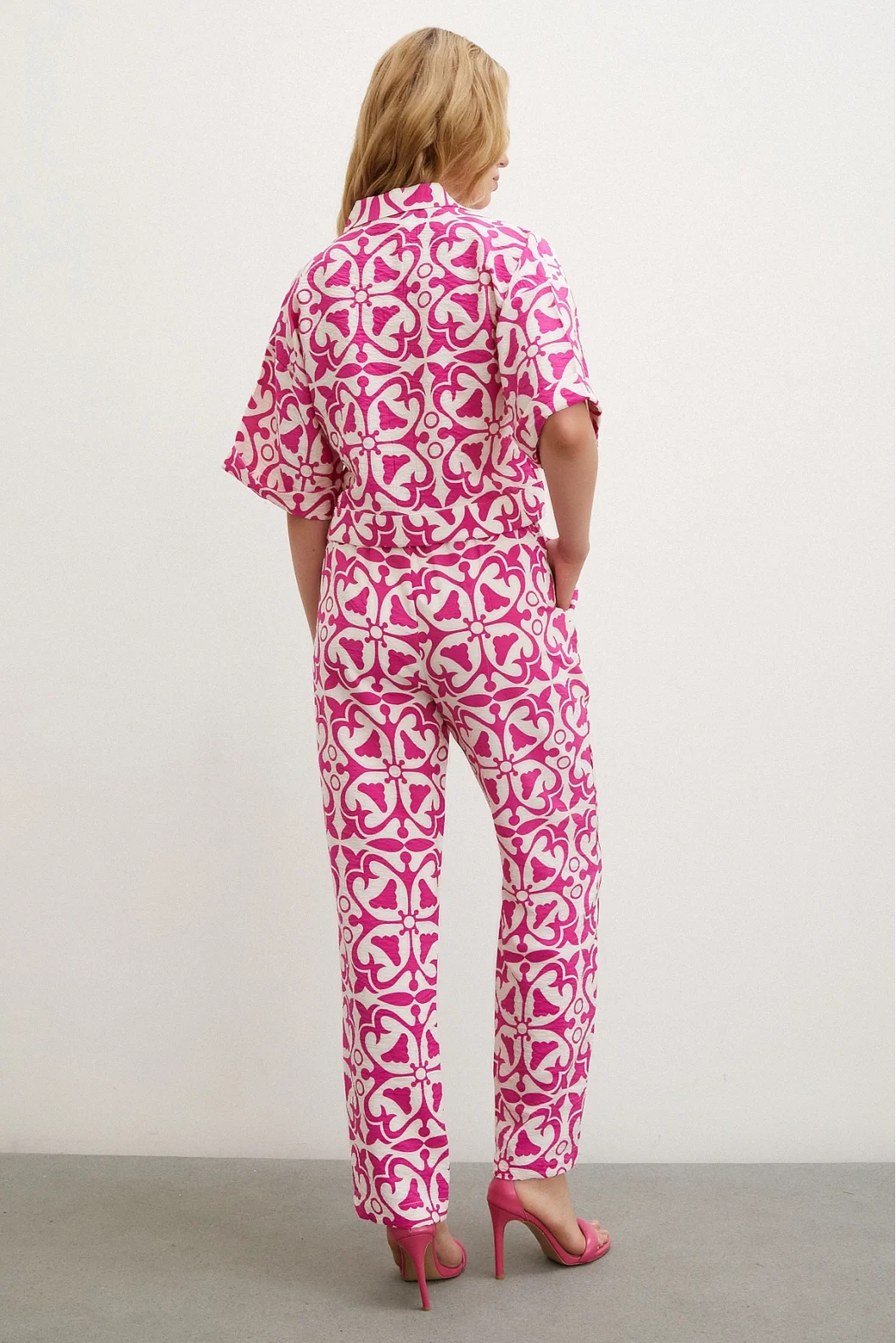Elastic Waist Pipe Leg Trousers Fuchsia