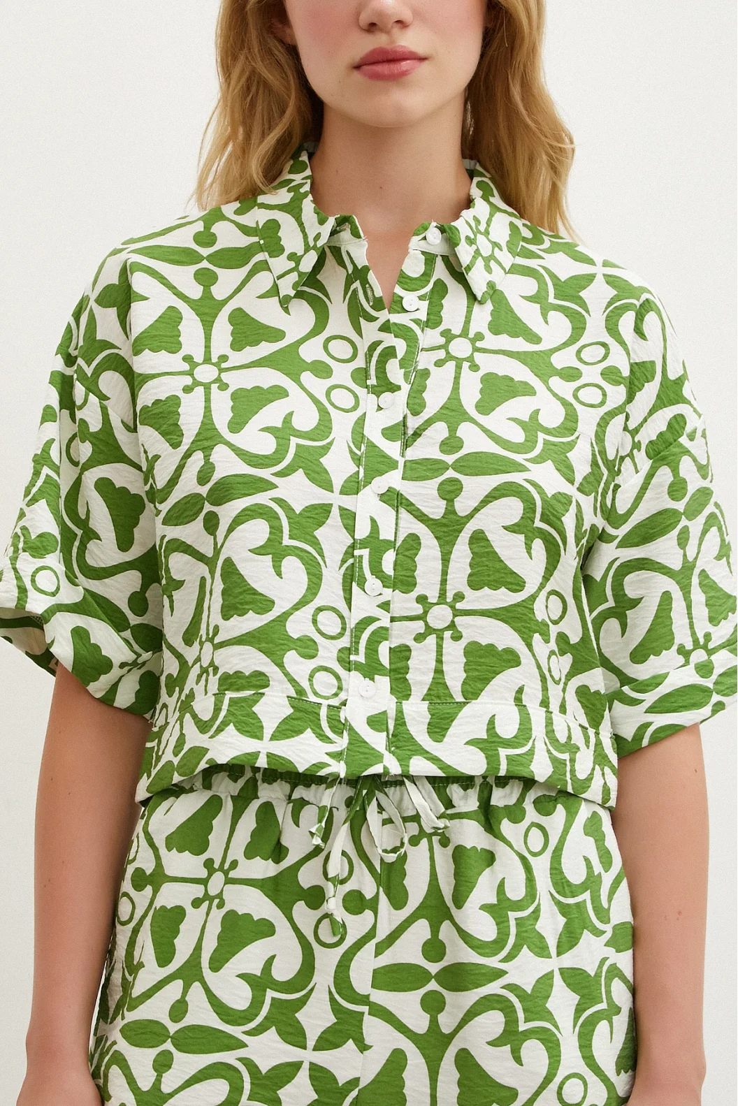 Kurzarm Crop Shirt Grün